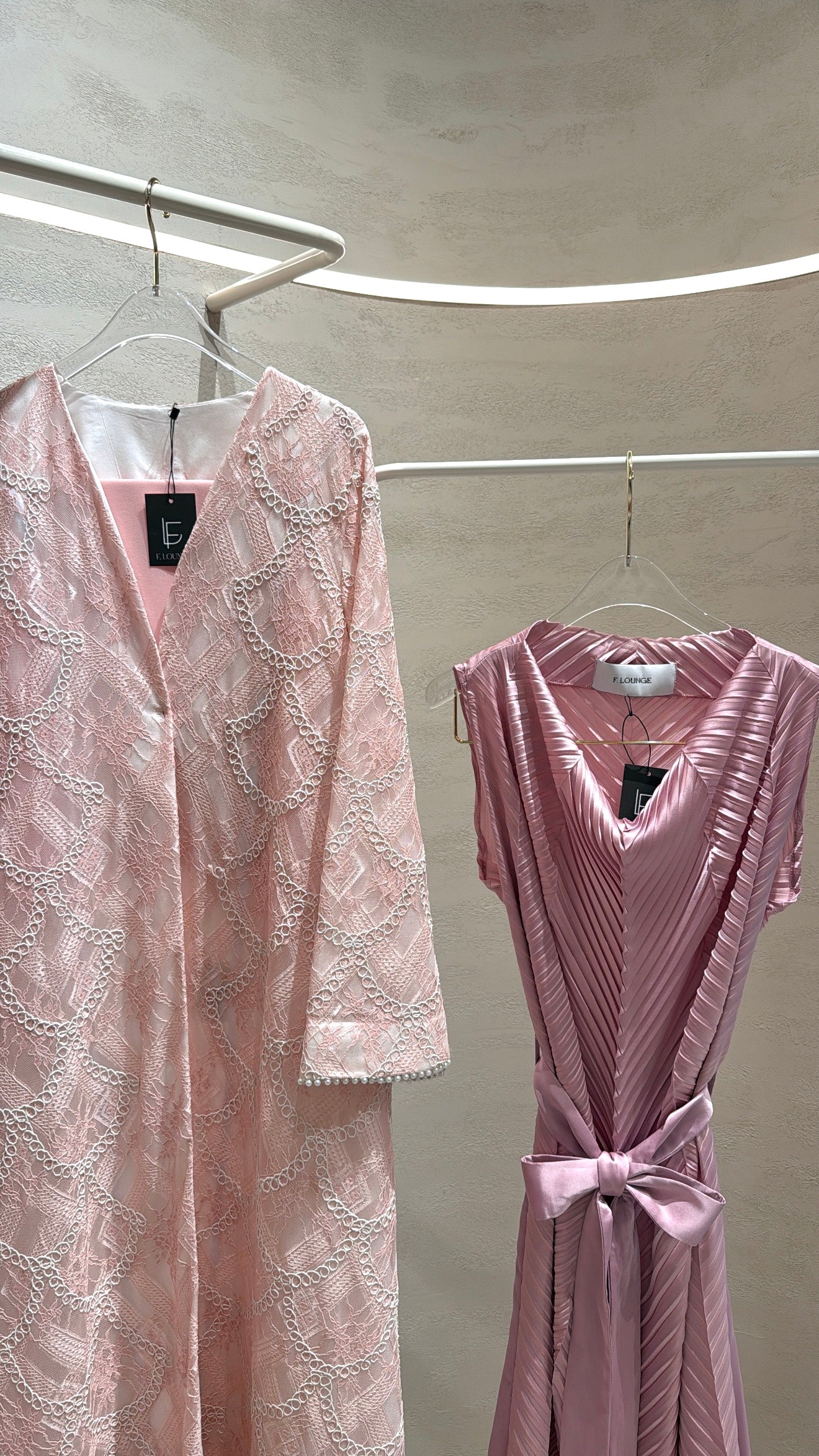 Pearl Lace Abaya F.Lounge.Mena 40BA42FB-9C81-4774-A2A7-E9A672E448B9