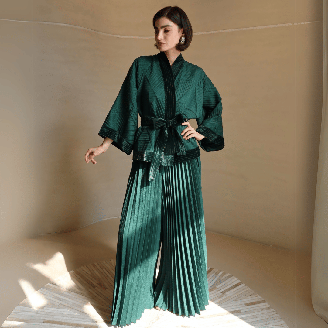 6 Wing Set F.Lounge.Mena 6_Wing_Set_Green_SQ1