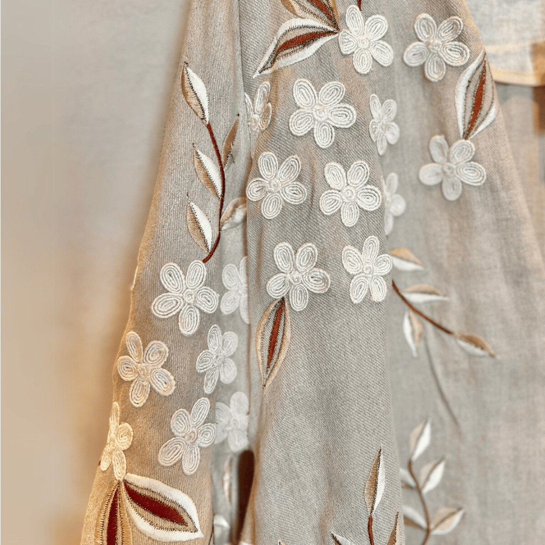 Flower Abaya F.Lounge Dubai FlowerAbayaF.LoungeCreamSQ1