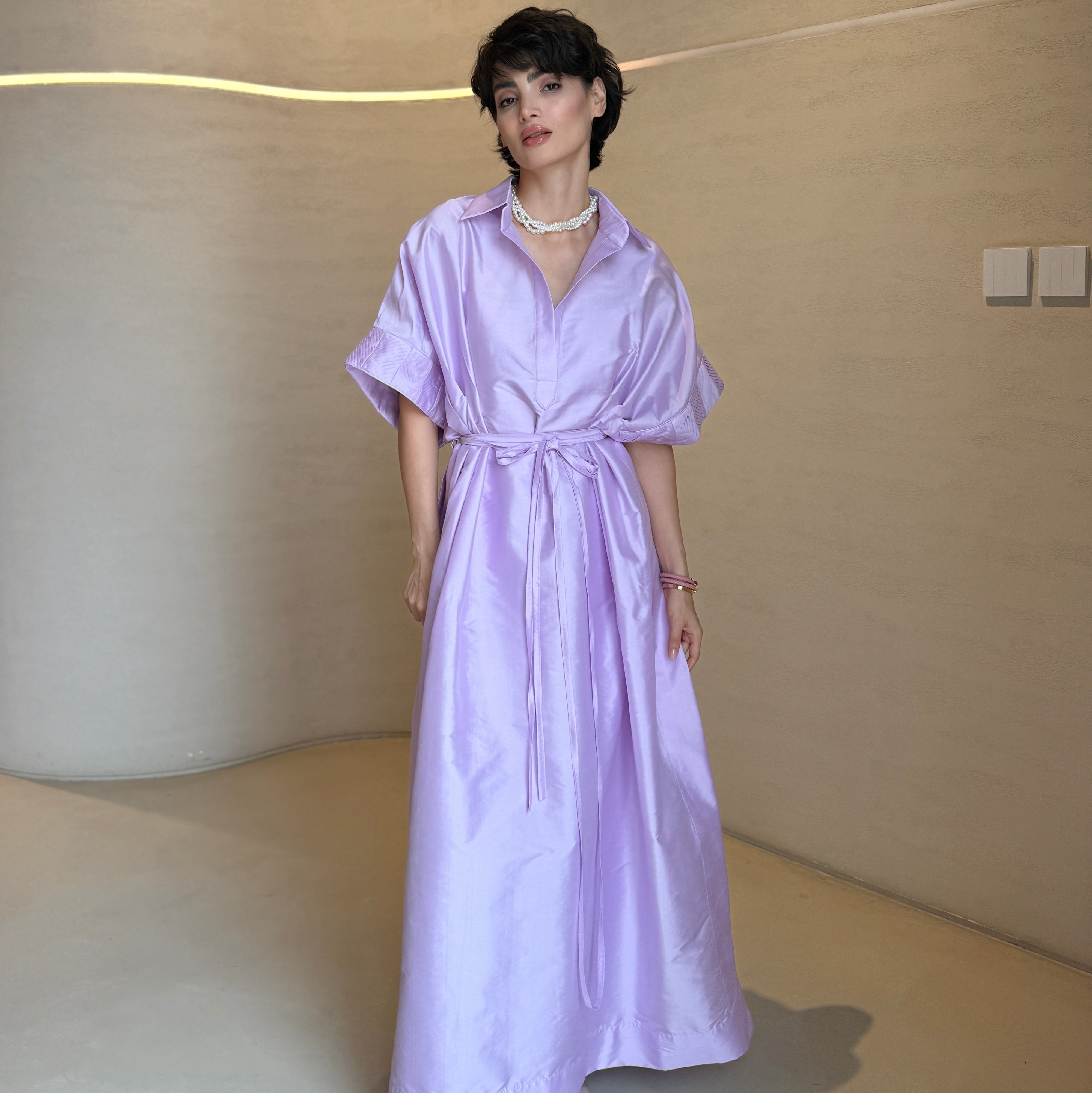 Kleid mit Faltenärmeln