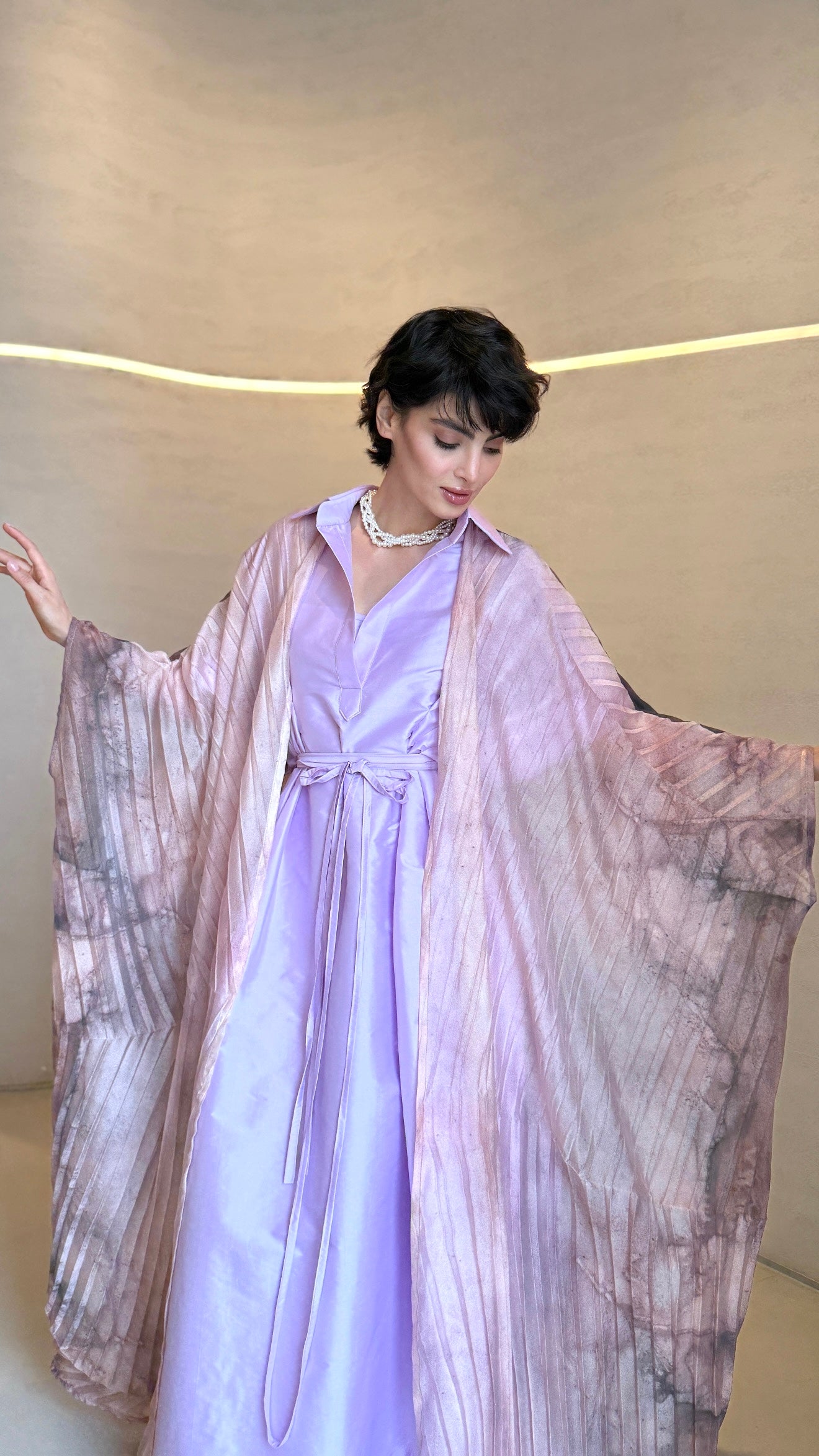 Kleid mit Faltenärmeln