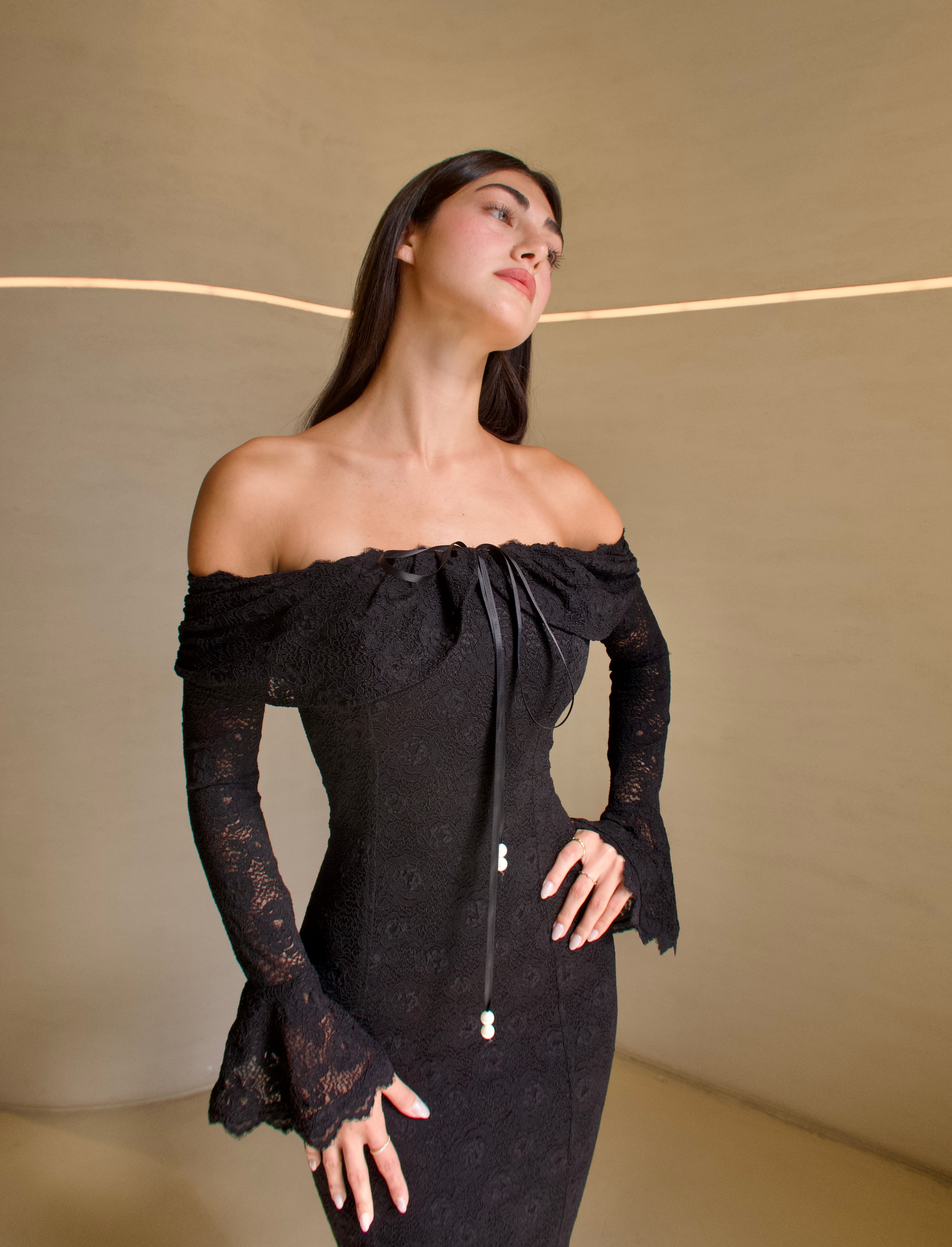 Off Shoulder Alba Dress F.Lounge.Mena IMG_4850_e7262ec2-1dd1-405c-b115-96f59bcfc364