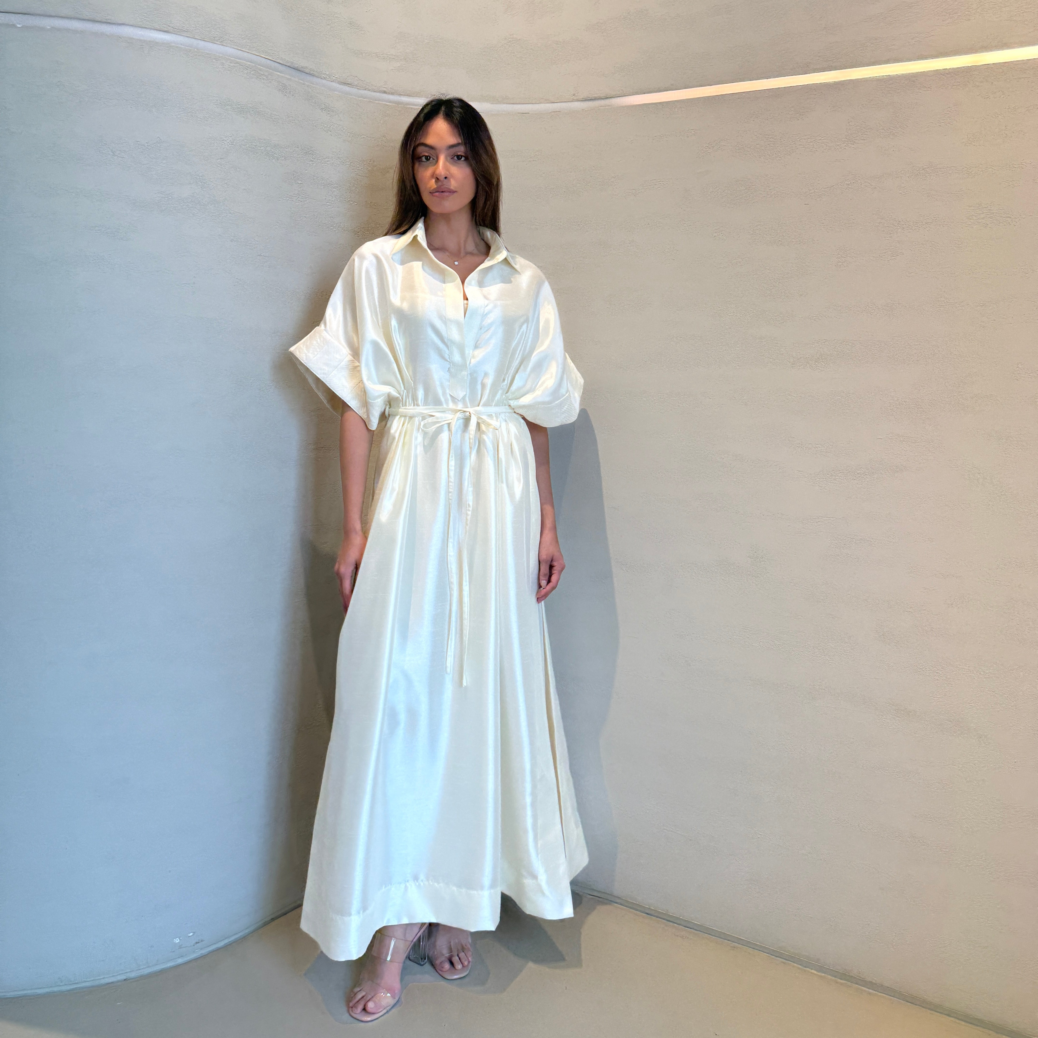 Kleid mit Faltenärmeln