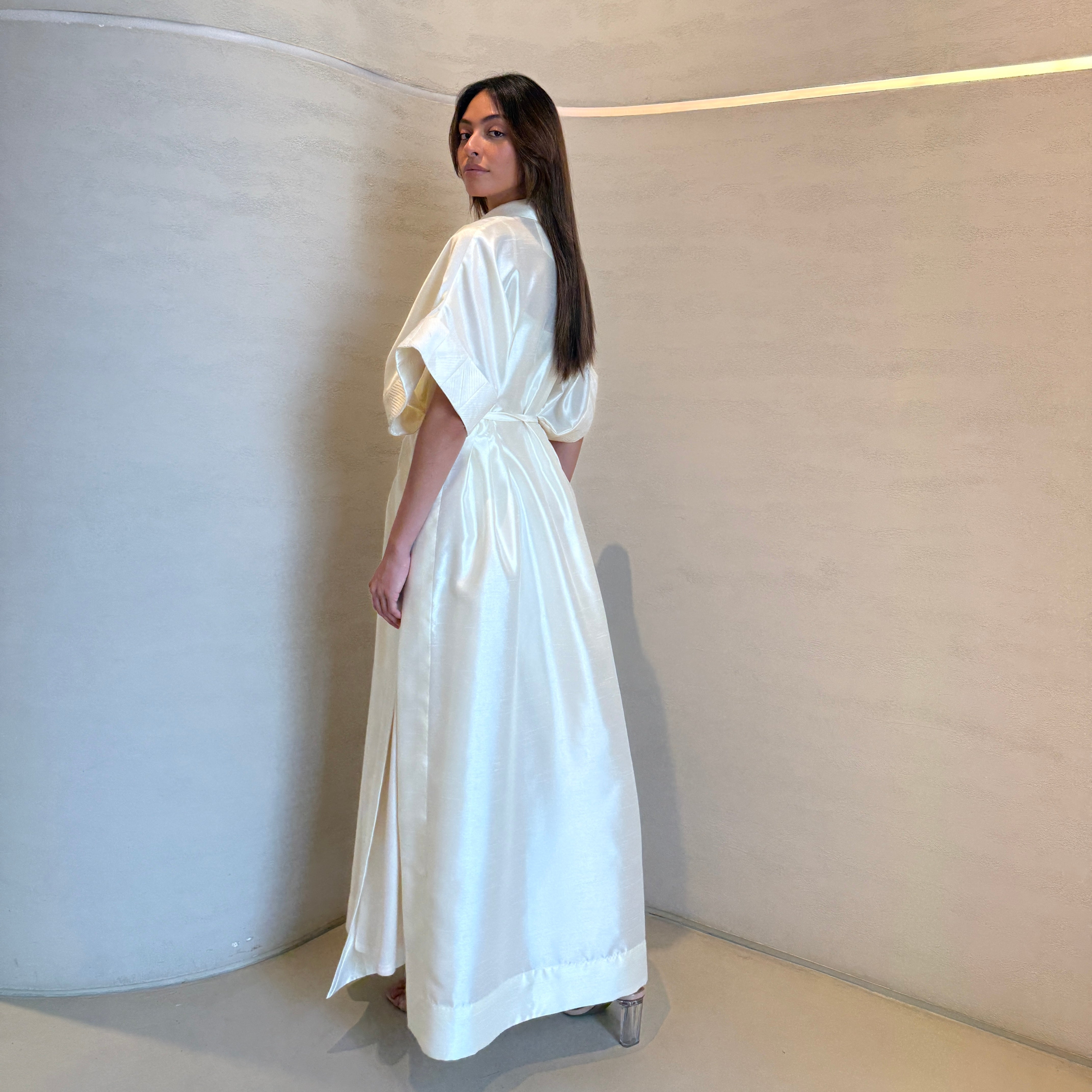 Kleid mit Faltenärmeln