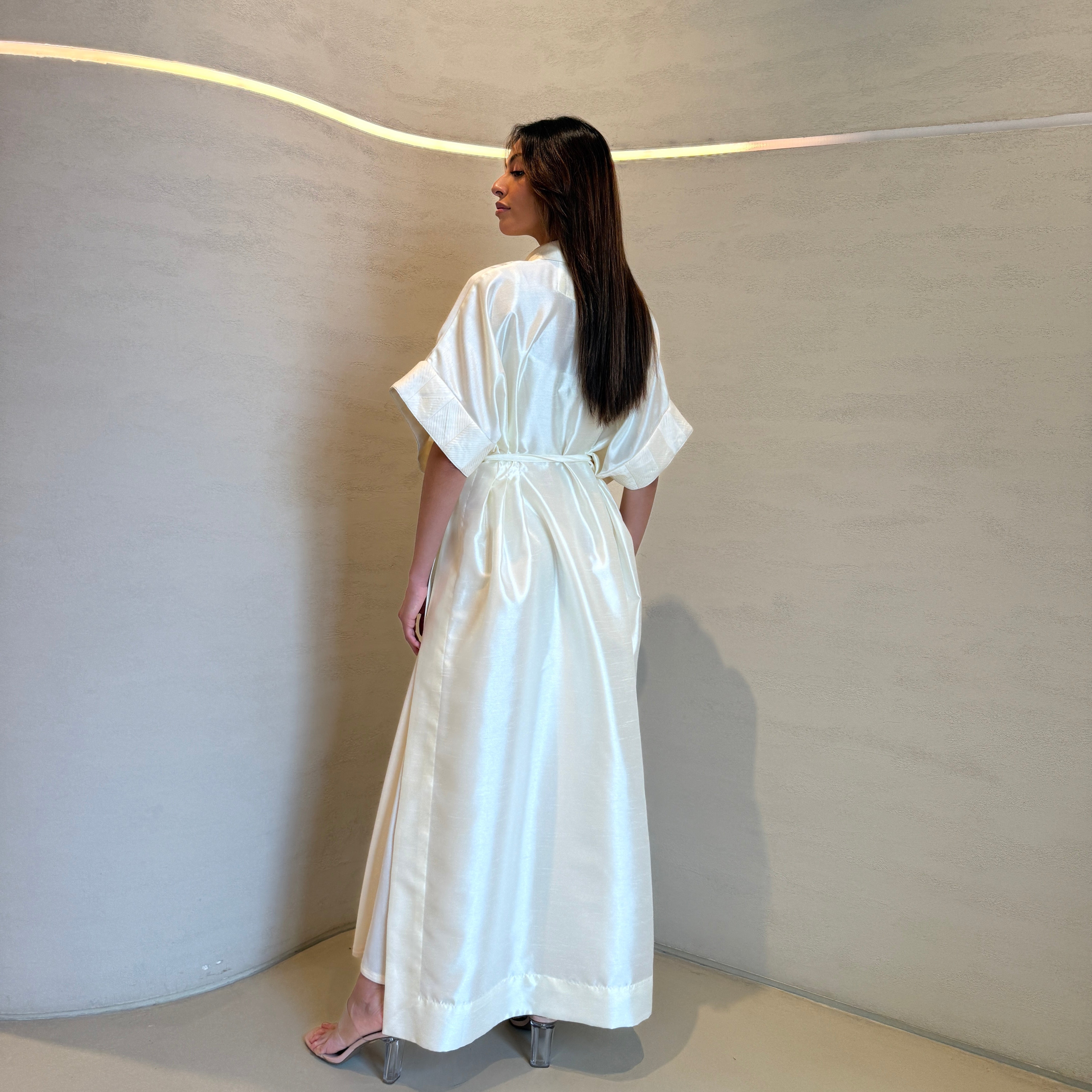 Kleid mit Faltenärmeln