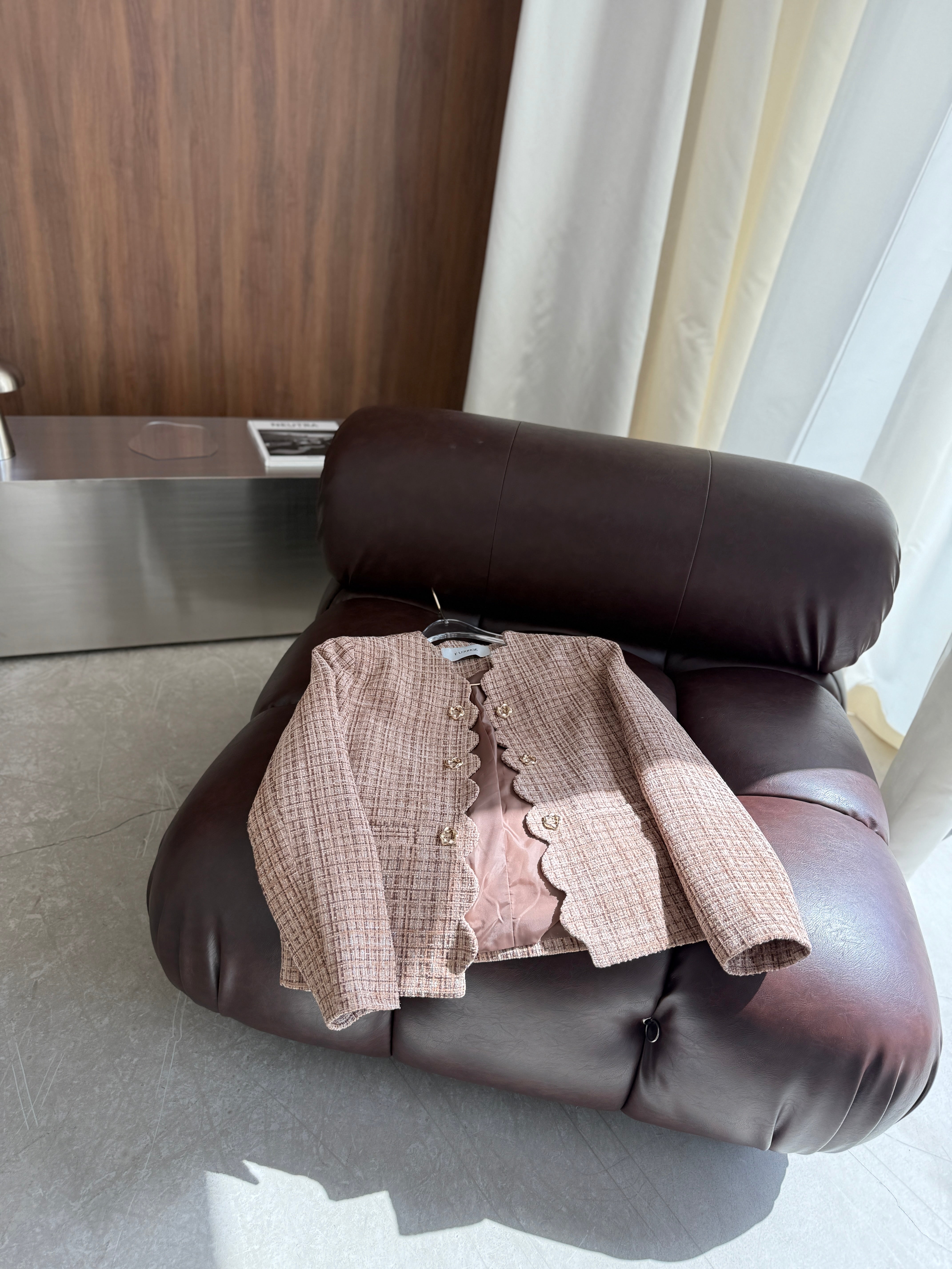 Curve Chenille Coat F.Lounge.Mena IMG_6975_95ebf644-6c79-4c80-bc57-d0c132ea9c94