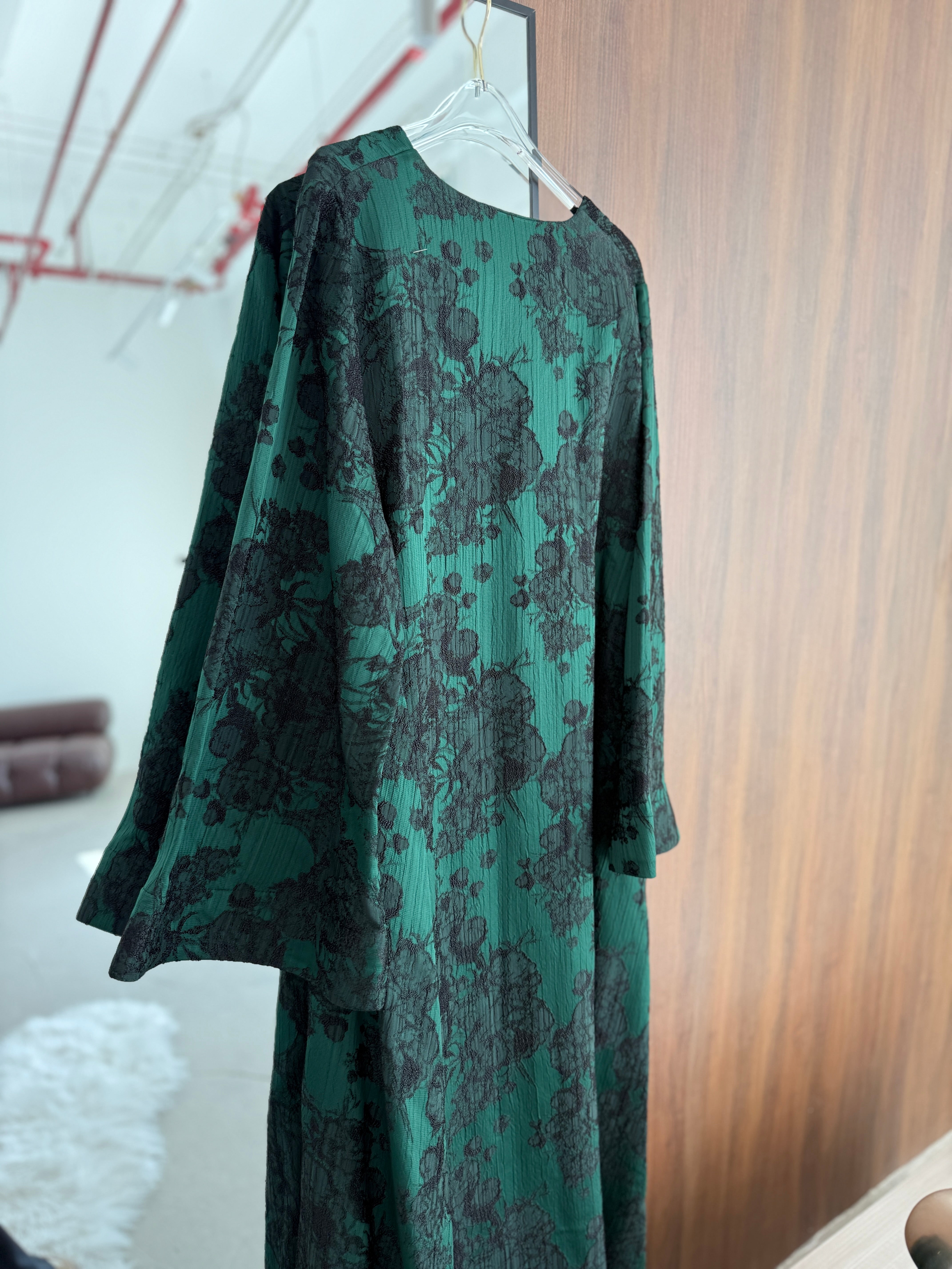 Jacquard Rose Abaya